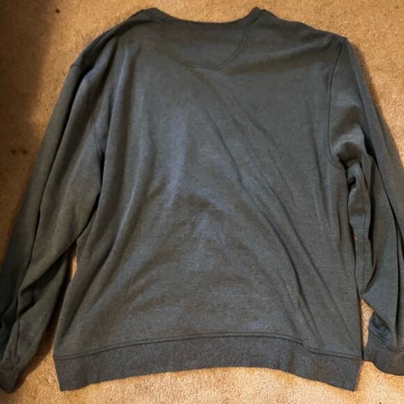 IZOD gray sweatshirt - Picture 3 of 4